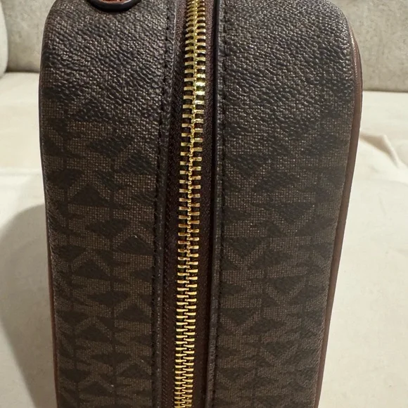 Michael Kors Jet Set Large Hanging Travel Toiletry Bag in Brown MK Logo